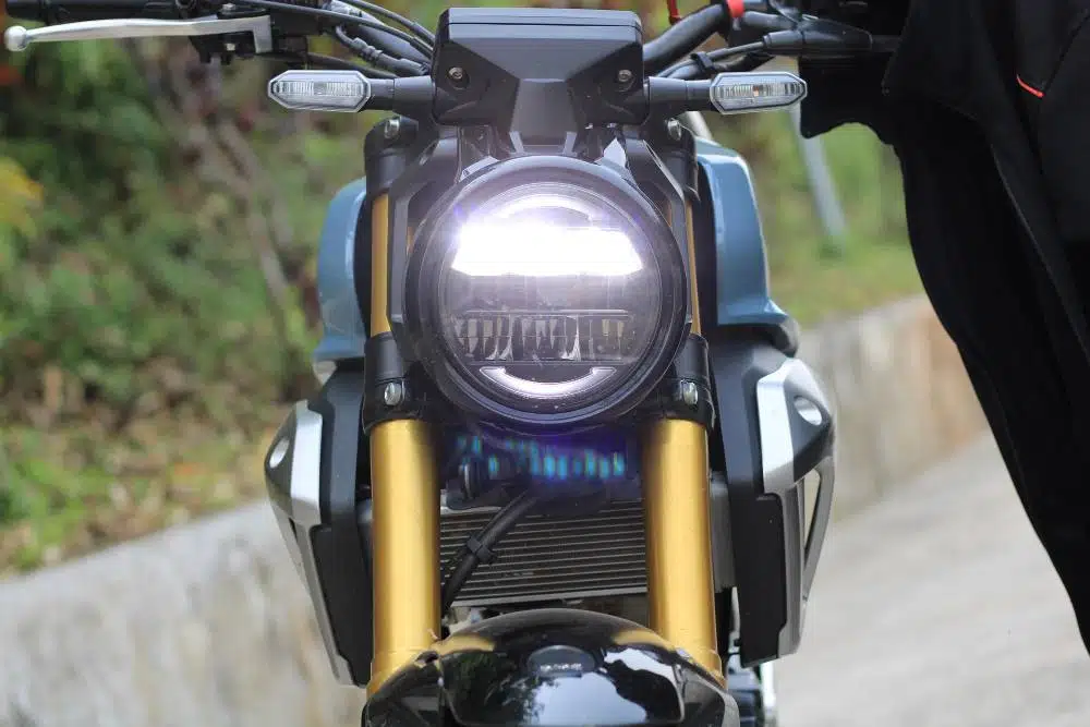 Alasan Lampu Motor Wajib Nyala Siang Hari